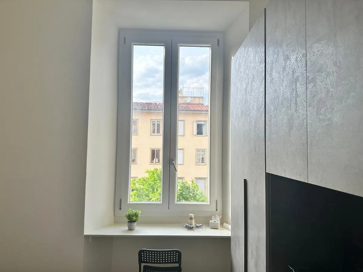 Clyde Large Suite Florence
